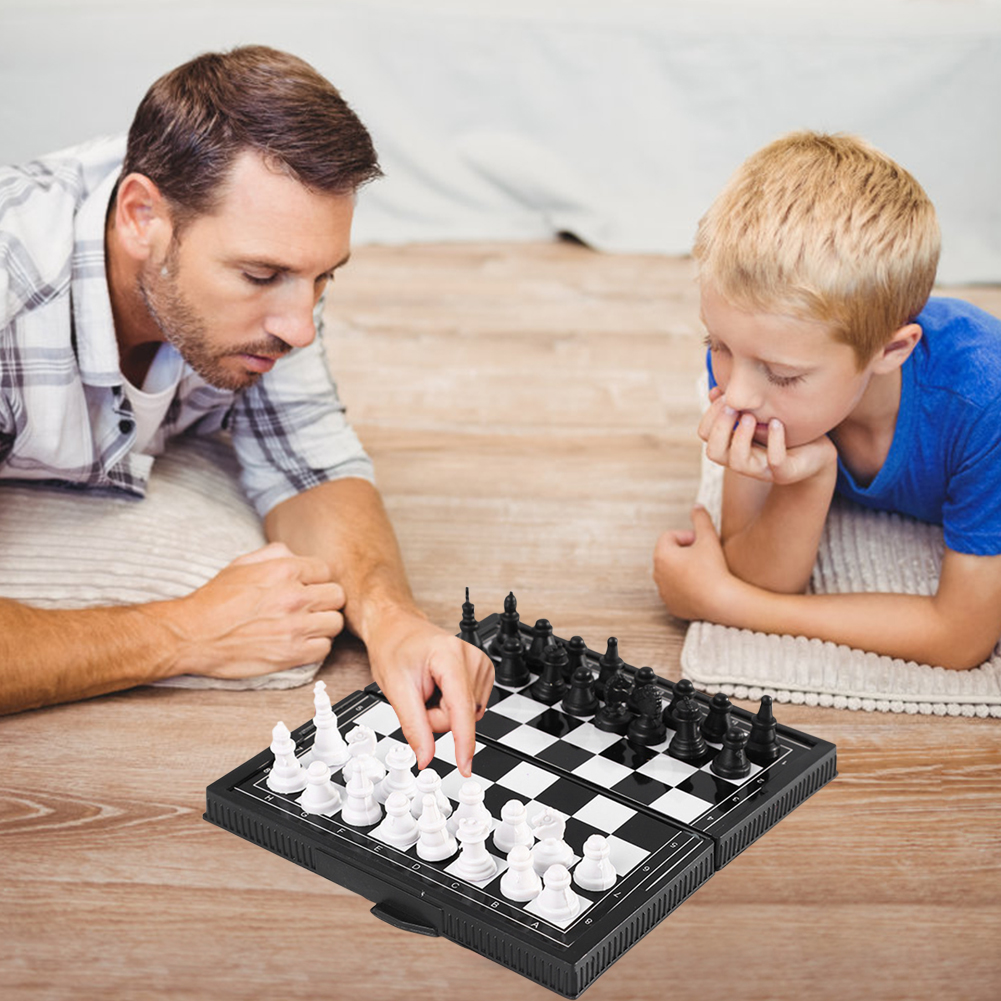 Mini Chess Board Interesting C - đánh giá và giá Board Game Yearbook