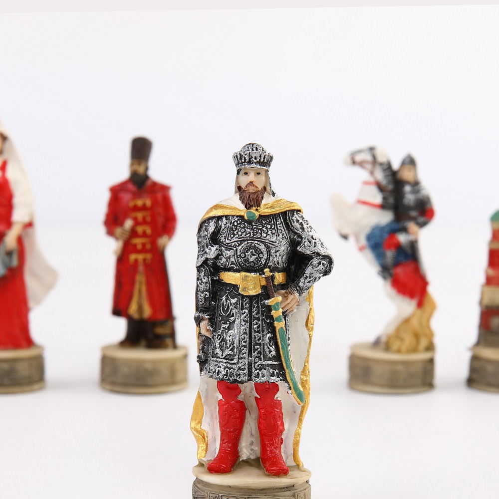 War-themed Chess Set Genghis K - đánh giá và giá Board Game Yearbook